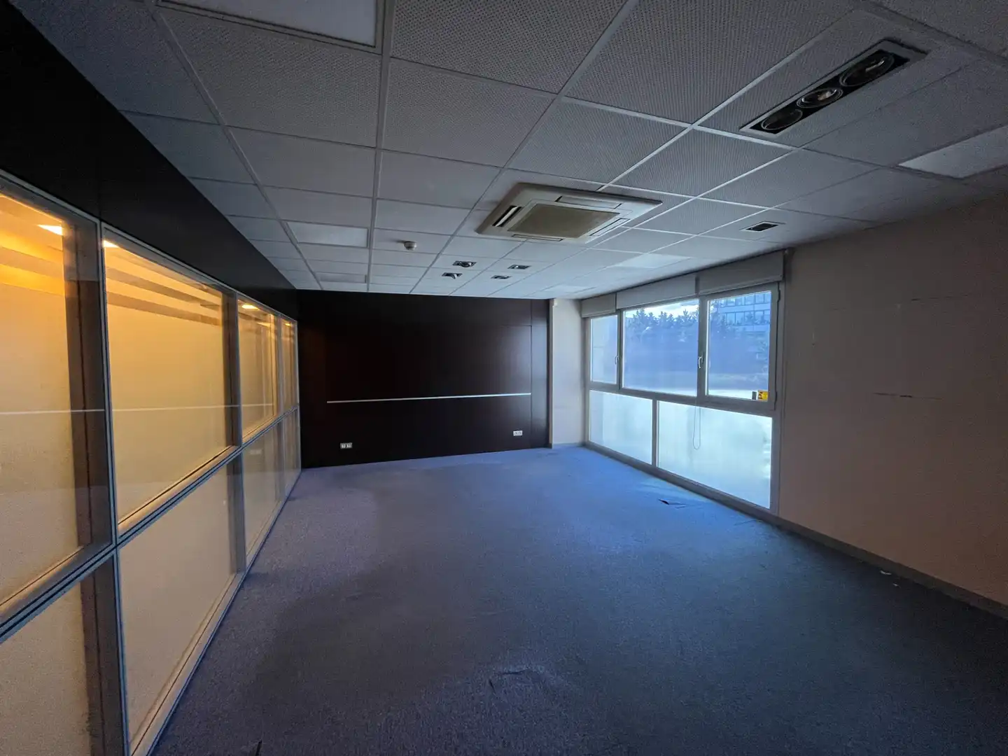 Bureau avec ascenseur à louer à Avinguda de Cerdanyola, imagen 3