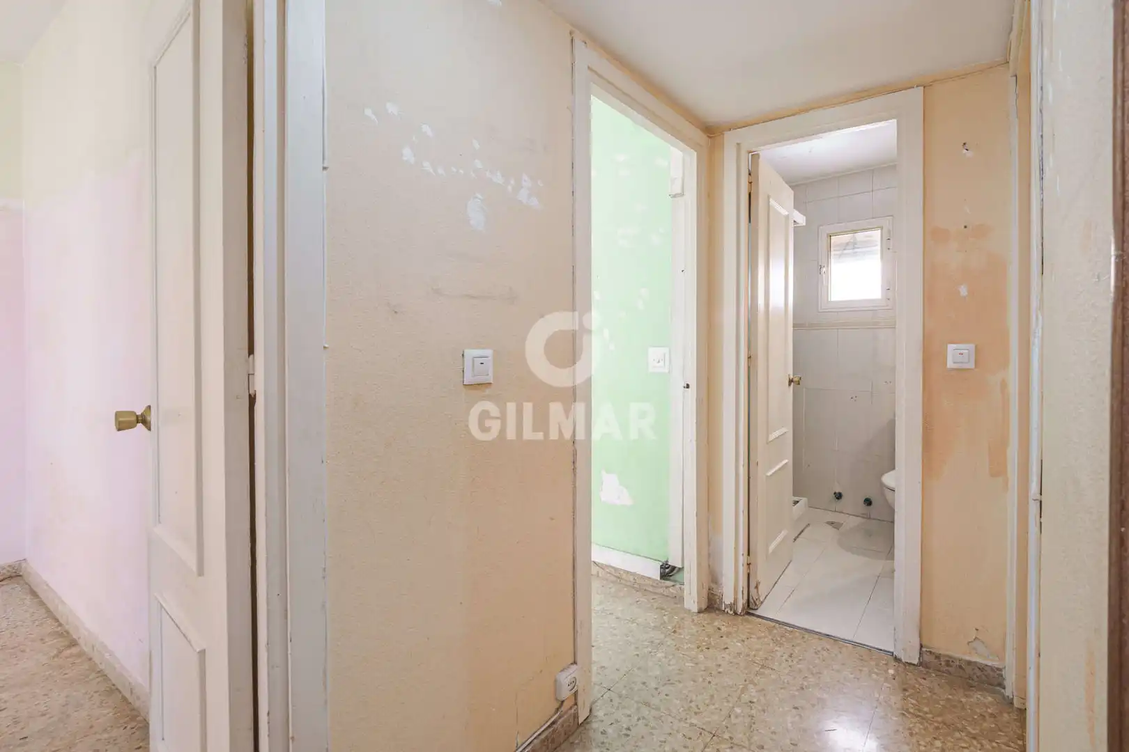 Piso en venta en Sevilla con Calefacción y Jardín privado