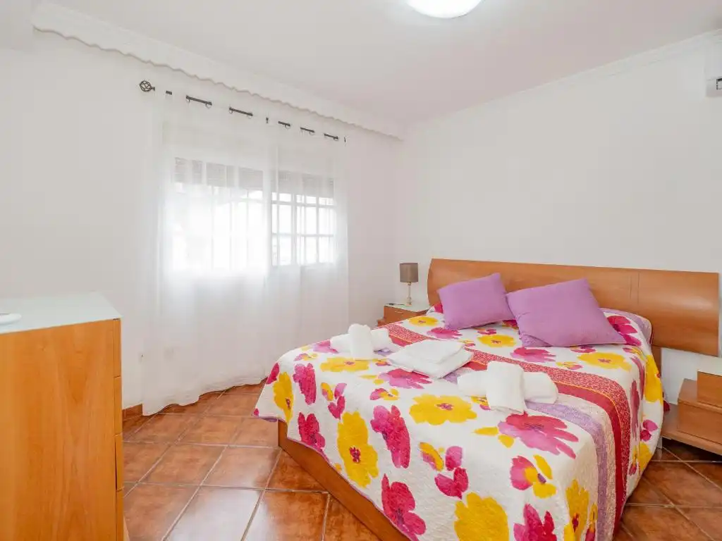 Dormitori de Casa o xalet en venda en Málaga amb Jardí privat, Terrassa i Piscina