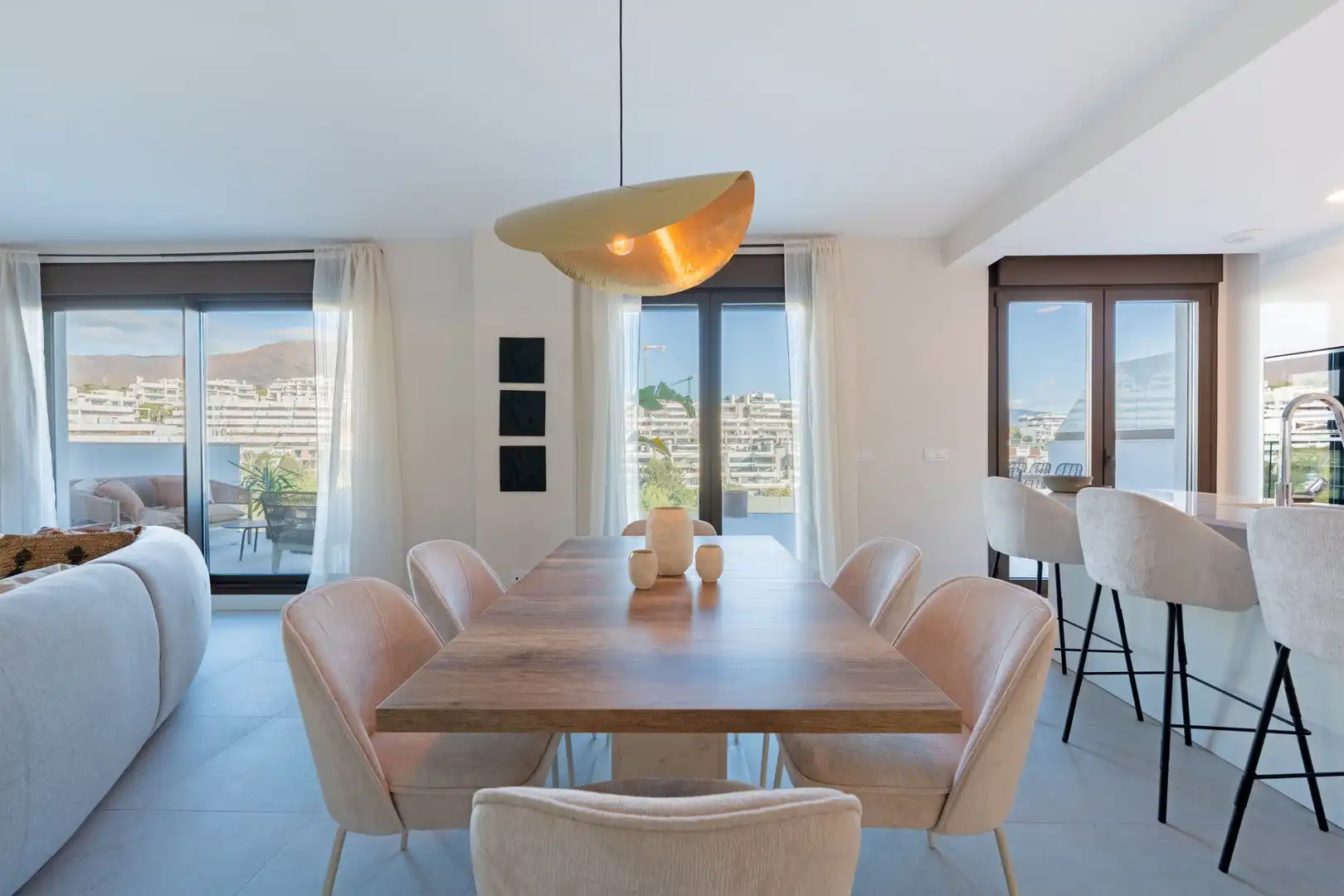 Esszimmer von Dachboden zum Verkauf in Estepona mit Klimaanlage, Terrasse und Abstellraum