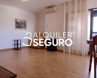 Living room of Flat to rent in  Madrid Capital  with Air Conditioner, Heating and Furnished