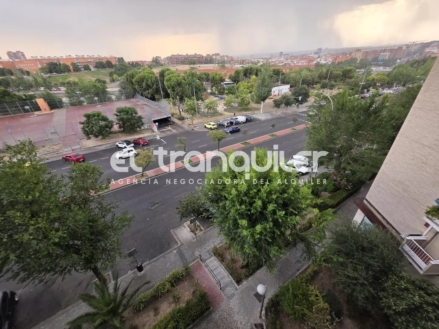 Vista exterior de Pis de lloguer en Madrid amb Aire condicionat, Parquet i Rentadora