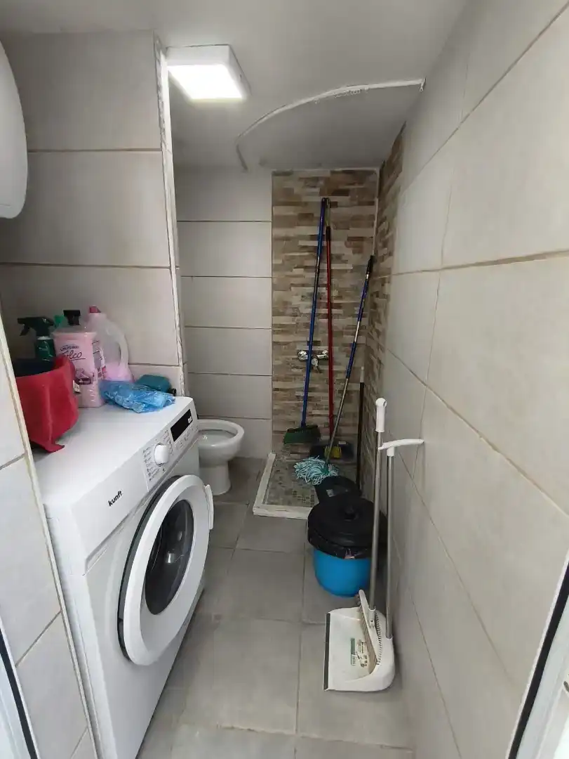 Badezimmer von Maisonette zur Miete in San Bartolomé de Tirajana mit Parkett, Möbliert und Waschmaschine