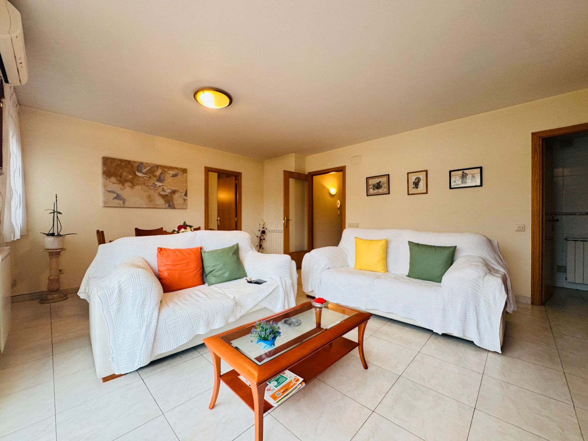 Living room of Flat for sale in Figueres  with Air Conditioner, Heating and Terrace