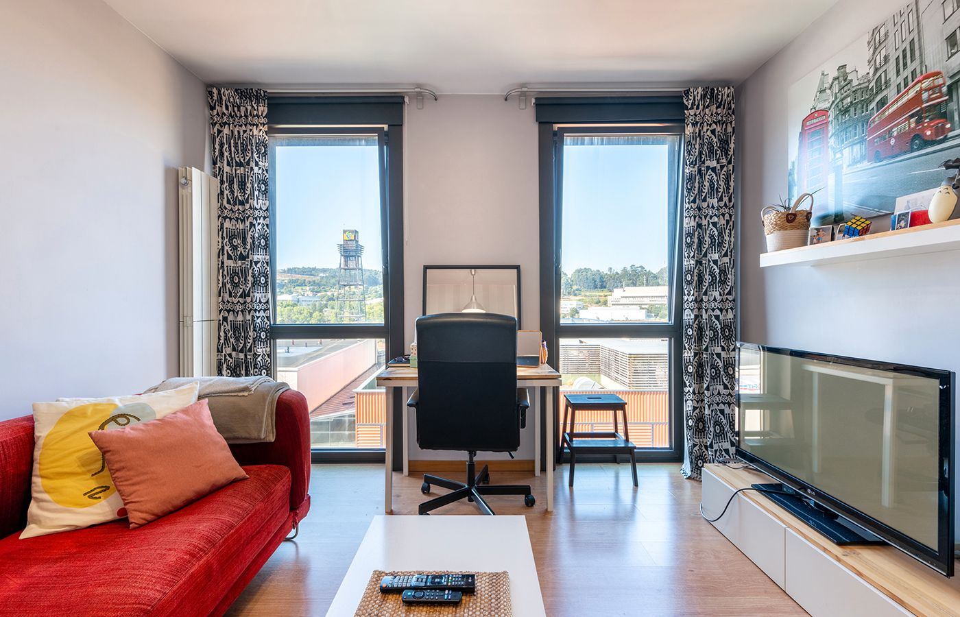 Sala de estar de Apartamento en venta en A Coruña Capital  con Calefacción, Trastero y Piscina