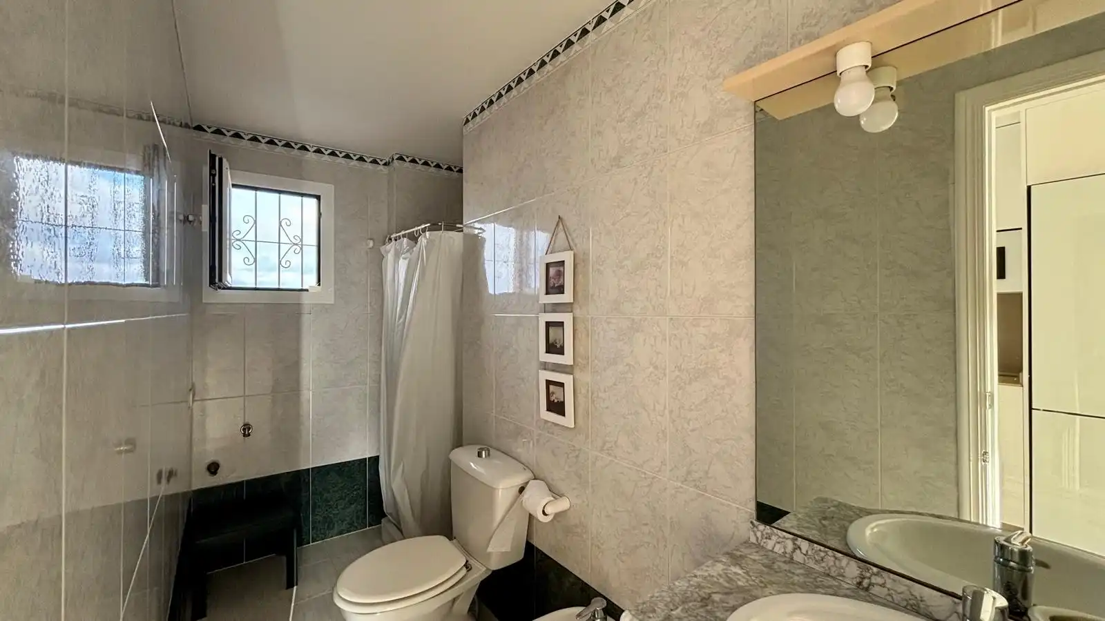 Badezimmer von Wohnungen zum Verkauf in Cartagena mit Klimaanlage, Heizung und Terrasse