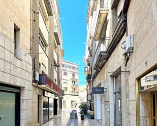 Vista exterior de Edifici en venda en Tortosa