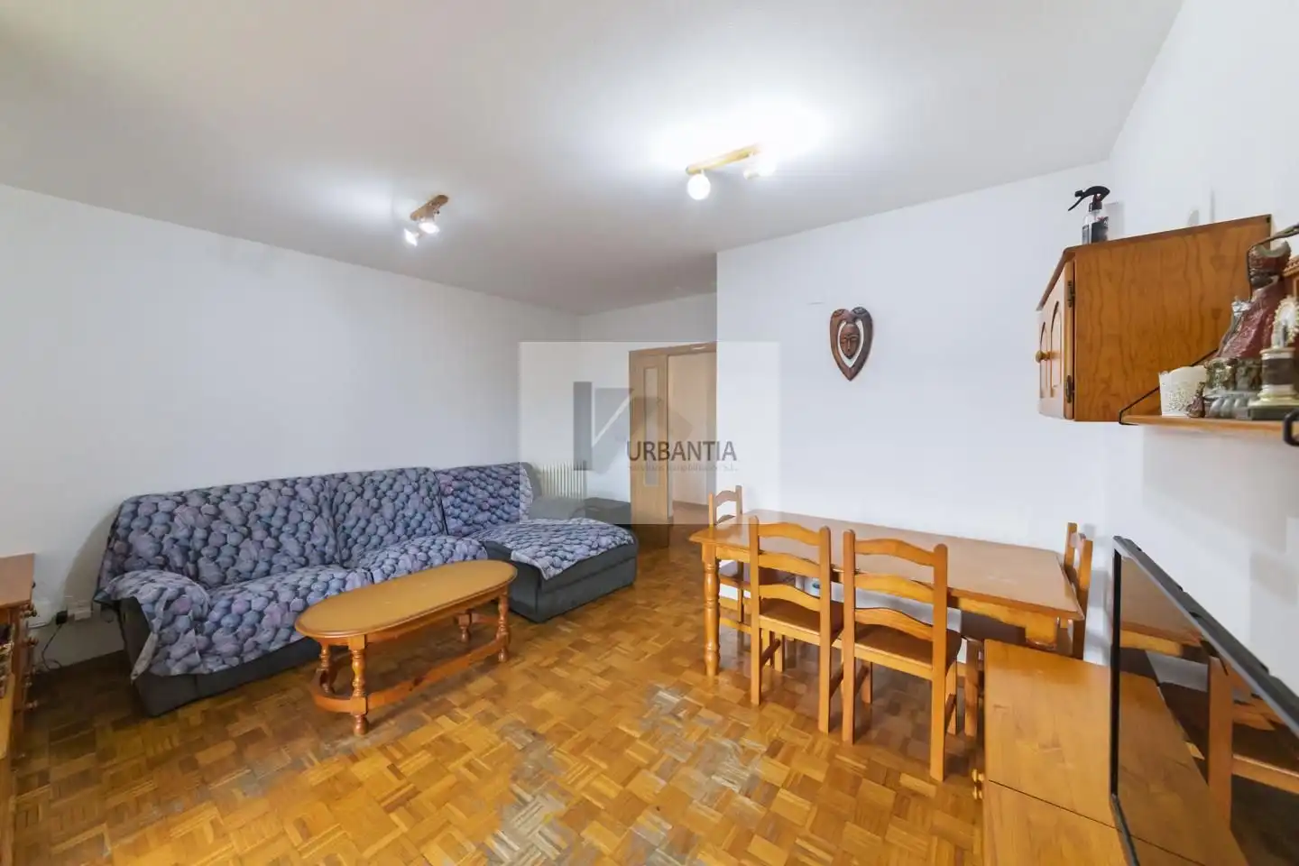 Living room of Flat for sale in  Pamplona / Iruña  with Heating, Parquet flooring and Terrace