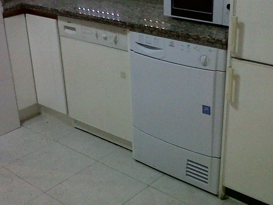 Cuina de Pis en venda en León Capital  amb Calefacció, Terrassa i Traster