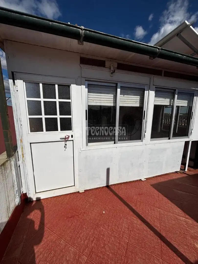 Vista exterior de Casa o xalet en venda en Alcalá de Guadaira amb Aire condicionat i Terrassa