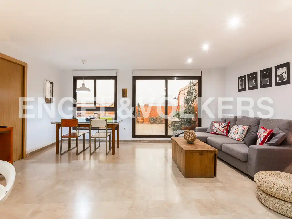 Wohnzimmer von Dachboden zur Miete in Valencia mit Heizung, Terrasse und Möbliert