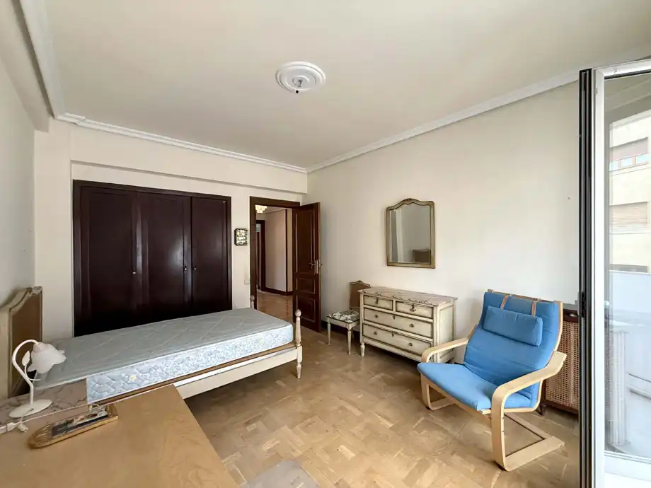 Dormitori de Pis en venda en Vitoria - Gasteiz amb Calefacció, Parquet i Terrassa