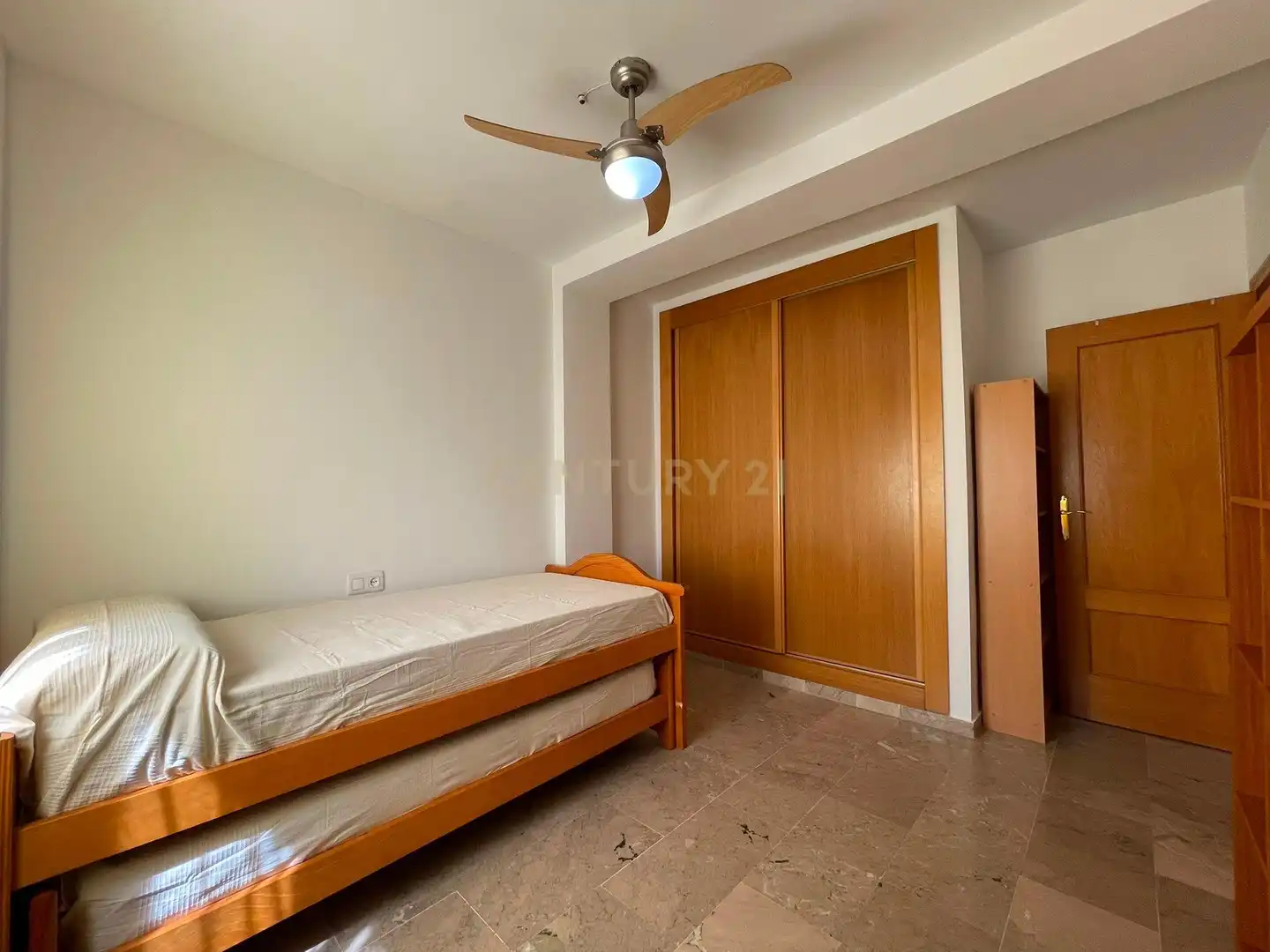 Bedroom of Houses for rent in Armilla  with Air Conditioner and Washing machine