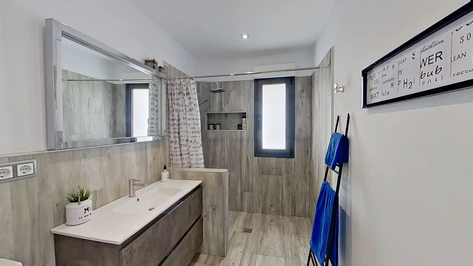 Bany de Casa o xalet en venda en Santander amb Terrassa i Moblat