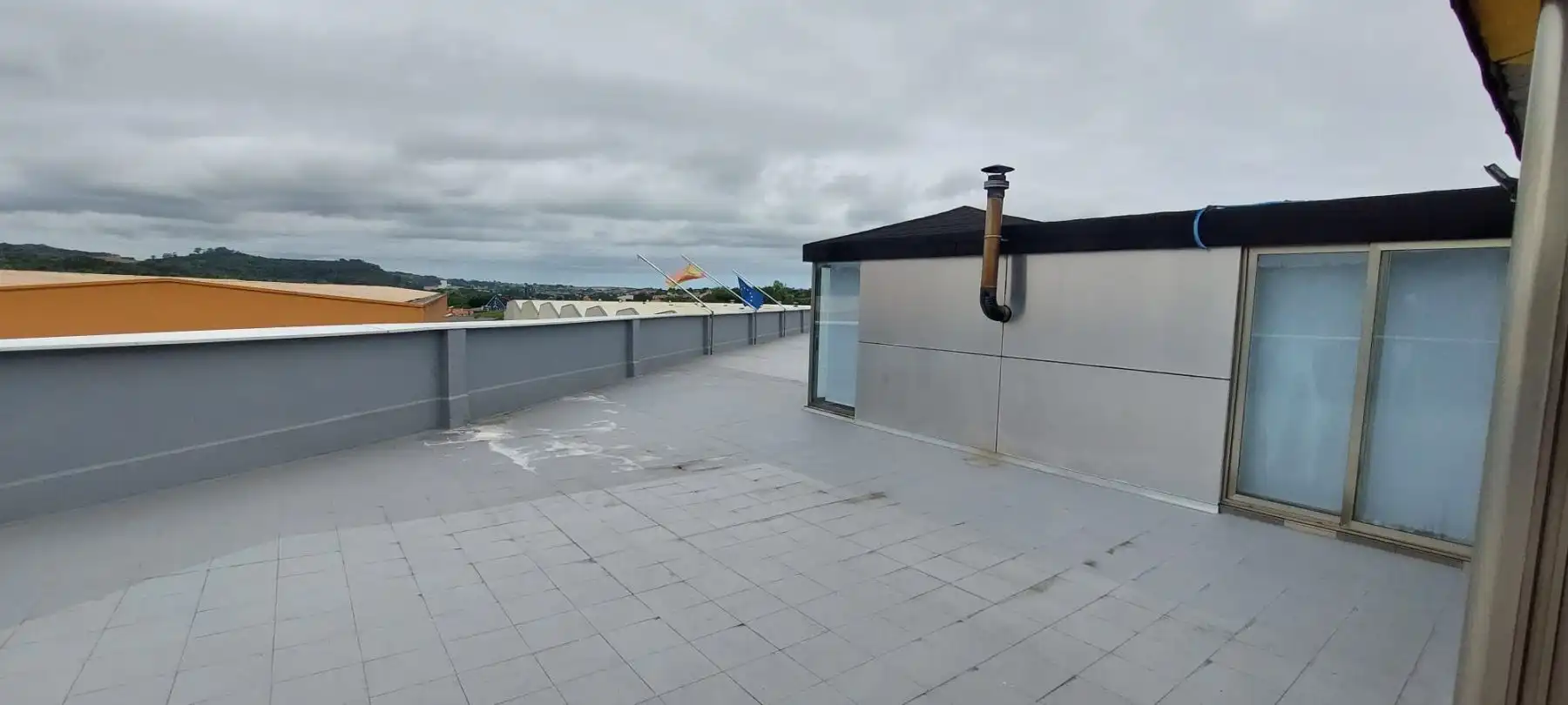 Terrasse von Fabrikhallen zum Verkauf in Camargo