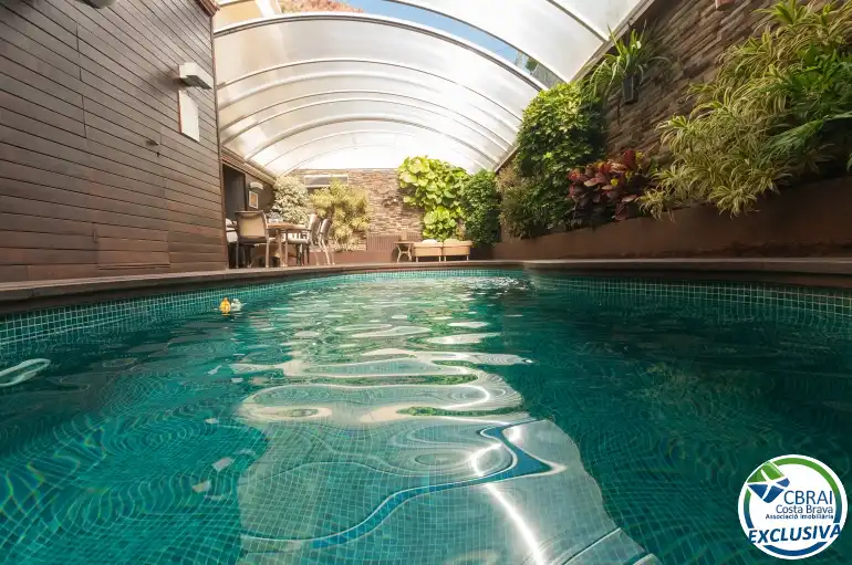 Piscina de Casa o xalet en venda en Roses amb Calefacció i Traster