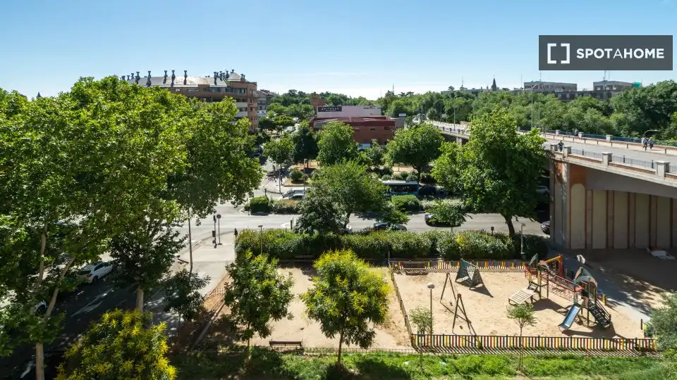 Vista exterior de Pis de lloguer en Madrid amb Aire condicionat, Calefacció i Moblat