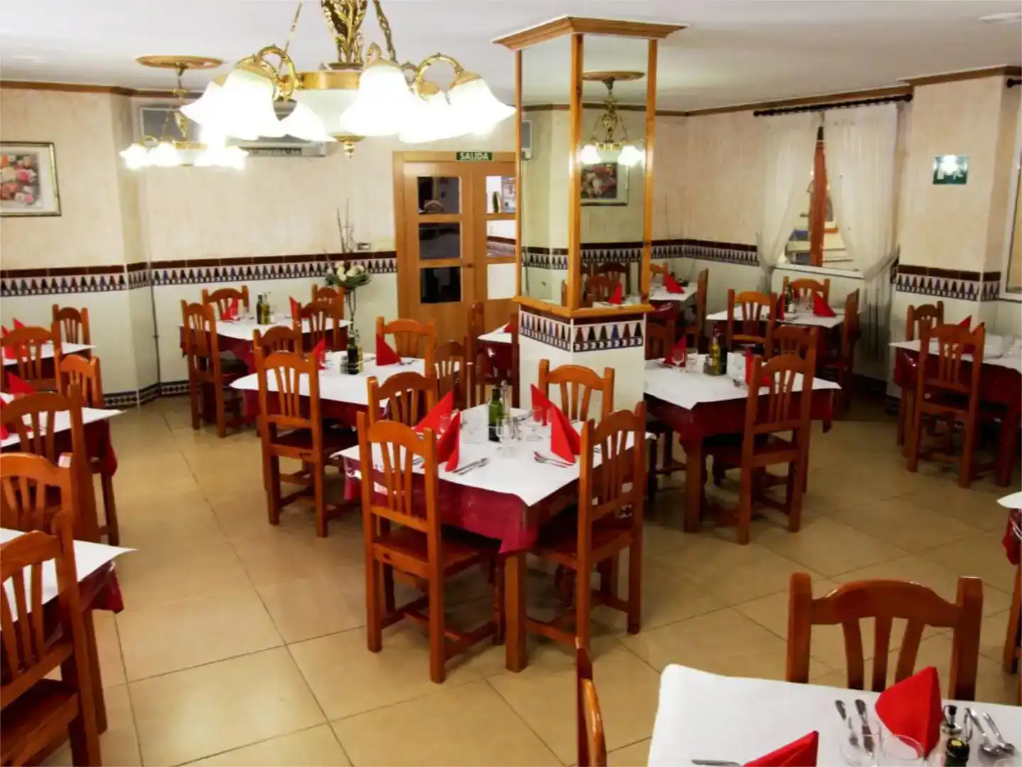 Local en venda en Cortes y Graena amb Aire condicionat i Moblat