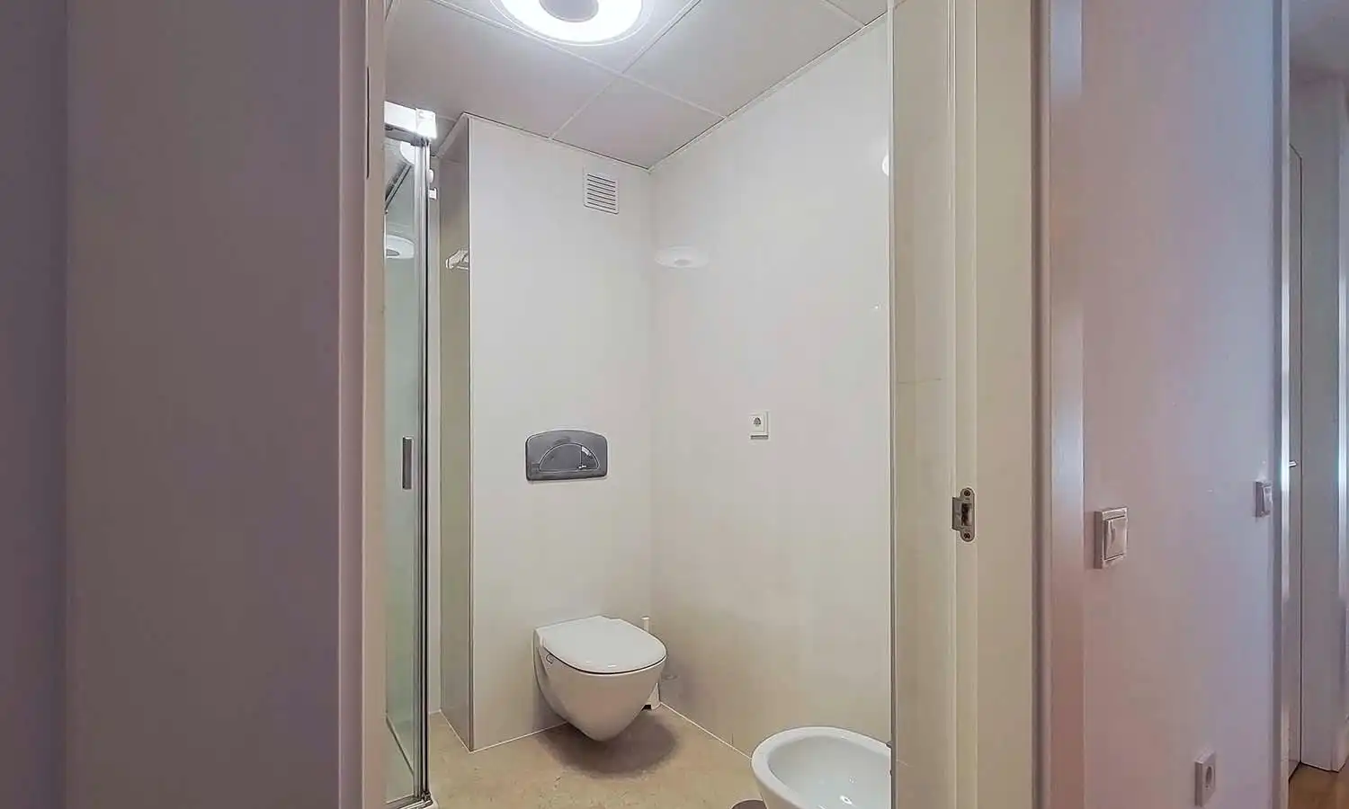Badezimmer von Wohnungen zum Verkauf in Almería