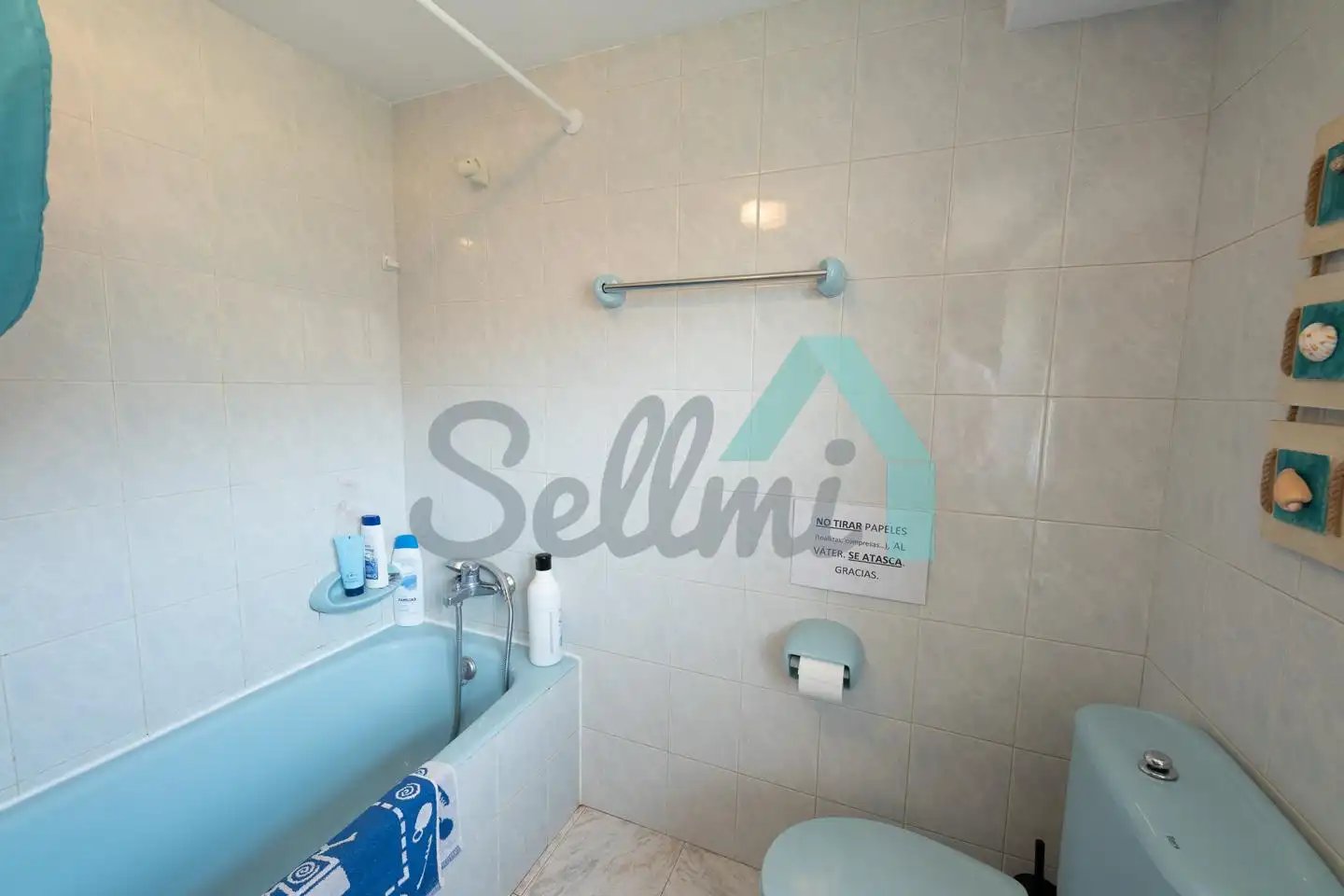Baño de Casa adosada en venta en Llanes con Calefacción, Parquet y Terraza