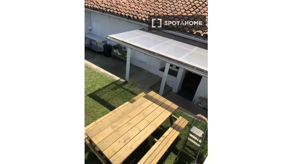 Terrassa de Pis per a compartir en Santa Cruz de Bezana amb Aire condicionat, Calefacció i Moblat