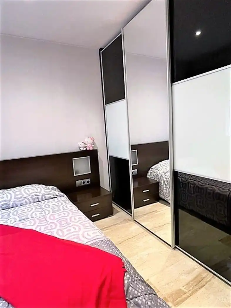 Habitación de Casa o chalet en venta en Sant Boi de Llobregat con Aire acondicionado, Terraza y Trastero