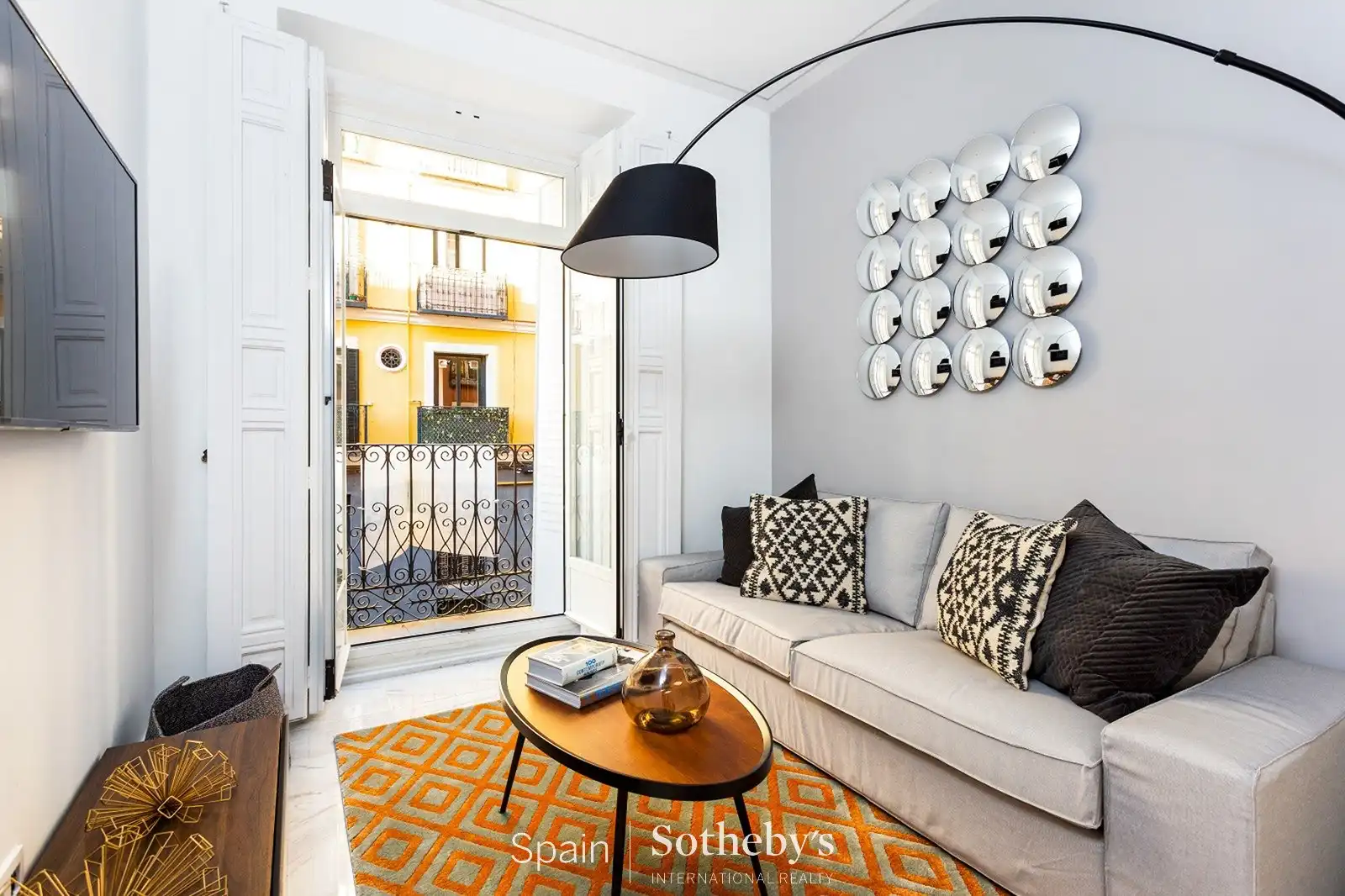 Sala d'estar de Apartament en venda en  Madrid Capital amb Aire condicionat, Calefacció i Terrassa