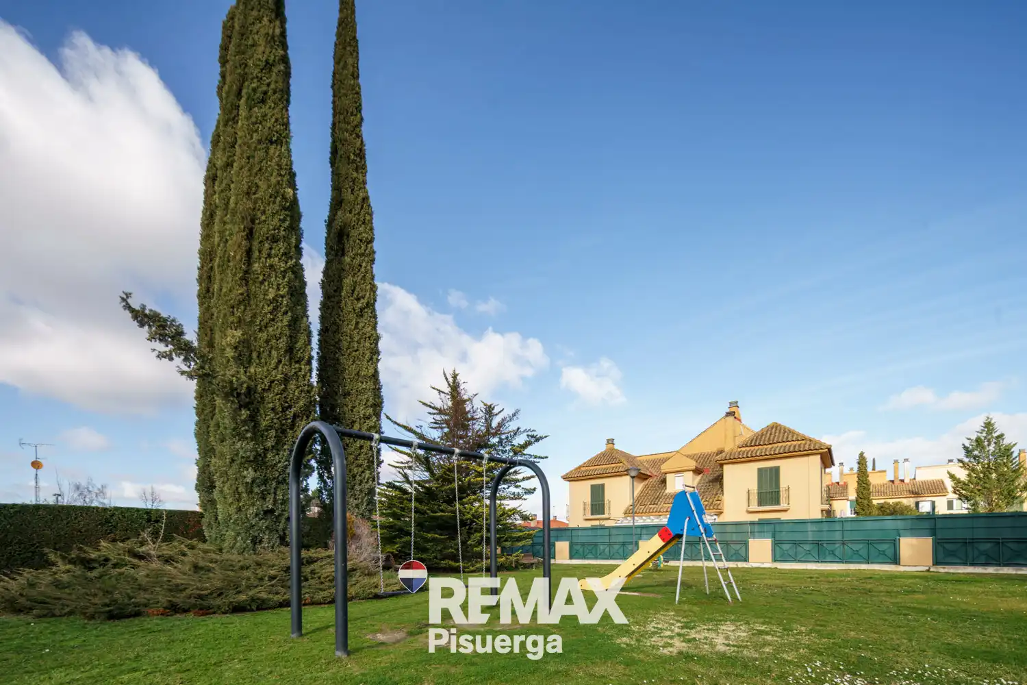 Vista exterior de Casa o chalet en venta en Simancas con Calefacción, Terraza y Trastero