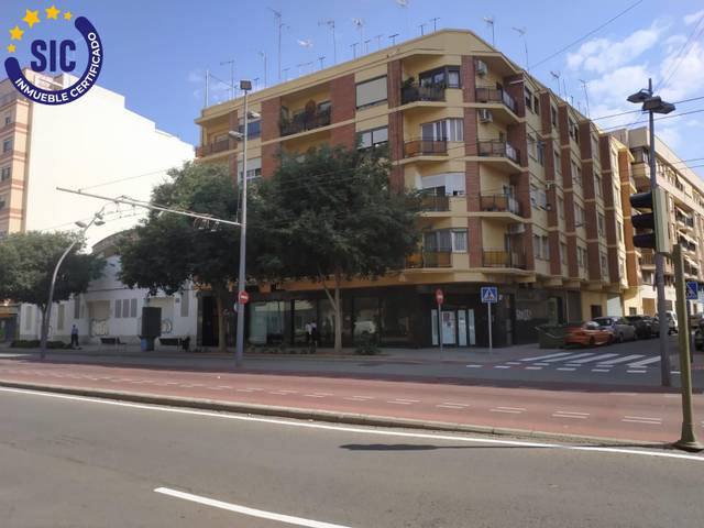 Local comercial en Venta en Paseo MORELLA, 23 en Estación - Universidad