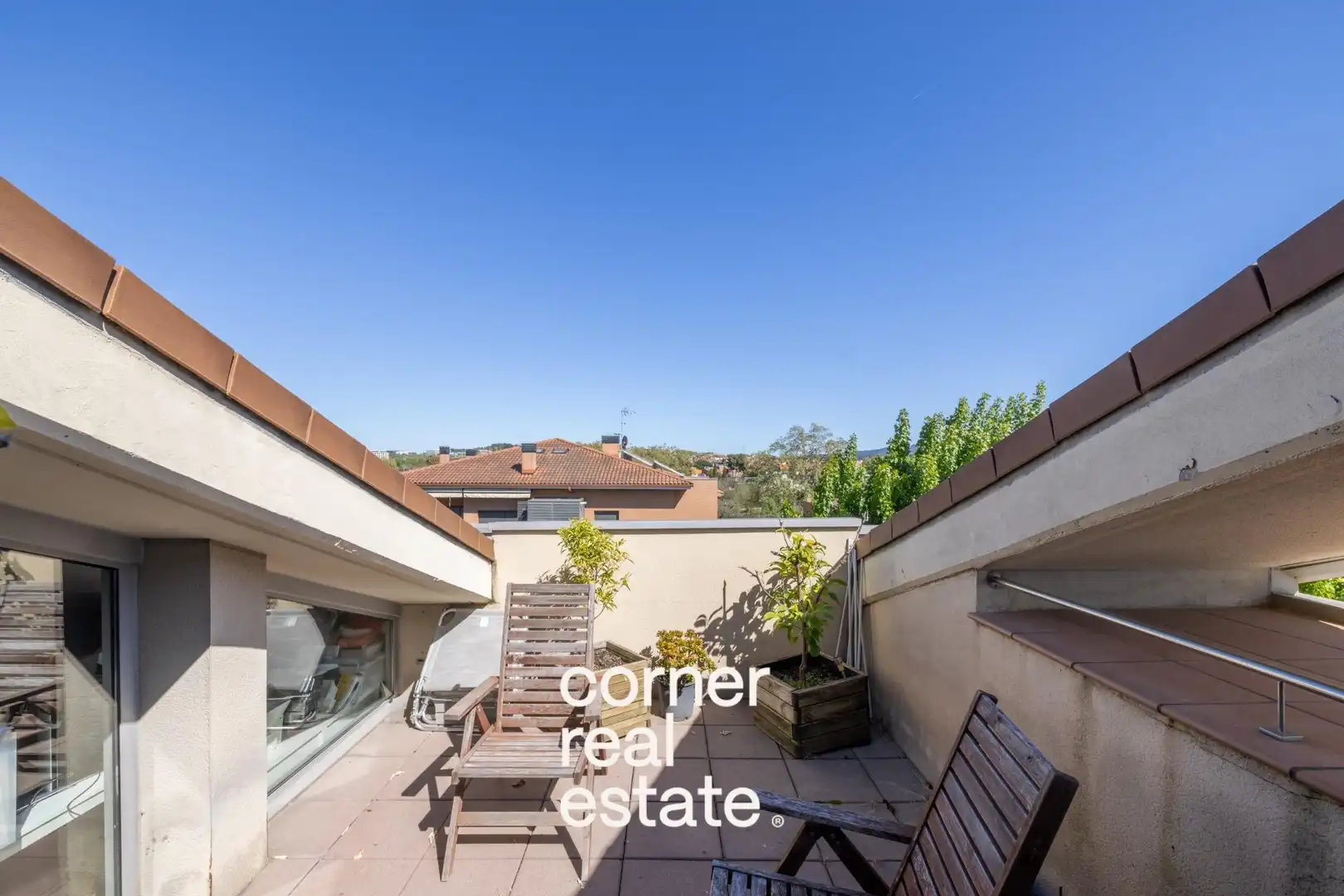 Vista exterior de Àtic en venda en Sant Cugat del Vallès amb Calefacció, Parquet i Terrassa