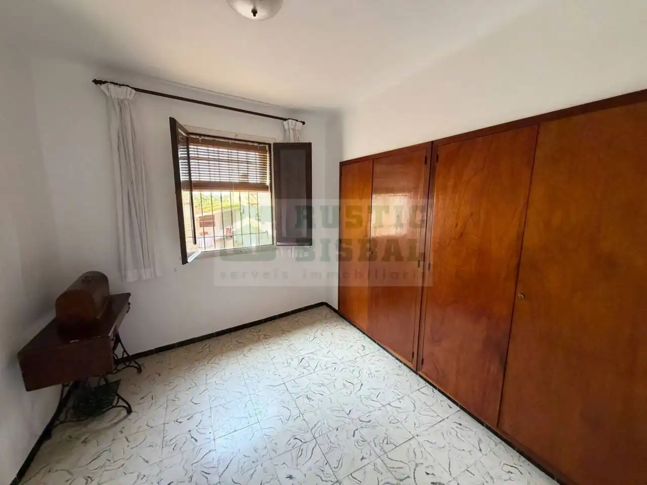 Schlafzimmer von Country house zur Miete in Sant Joan de Mollet mit Heizung