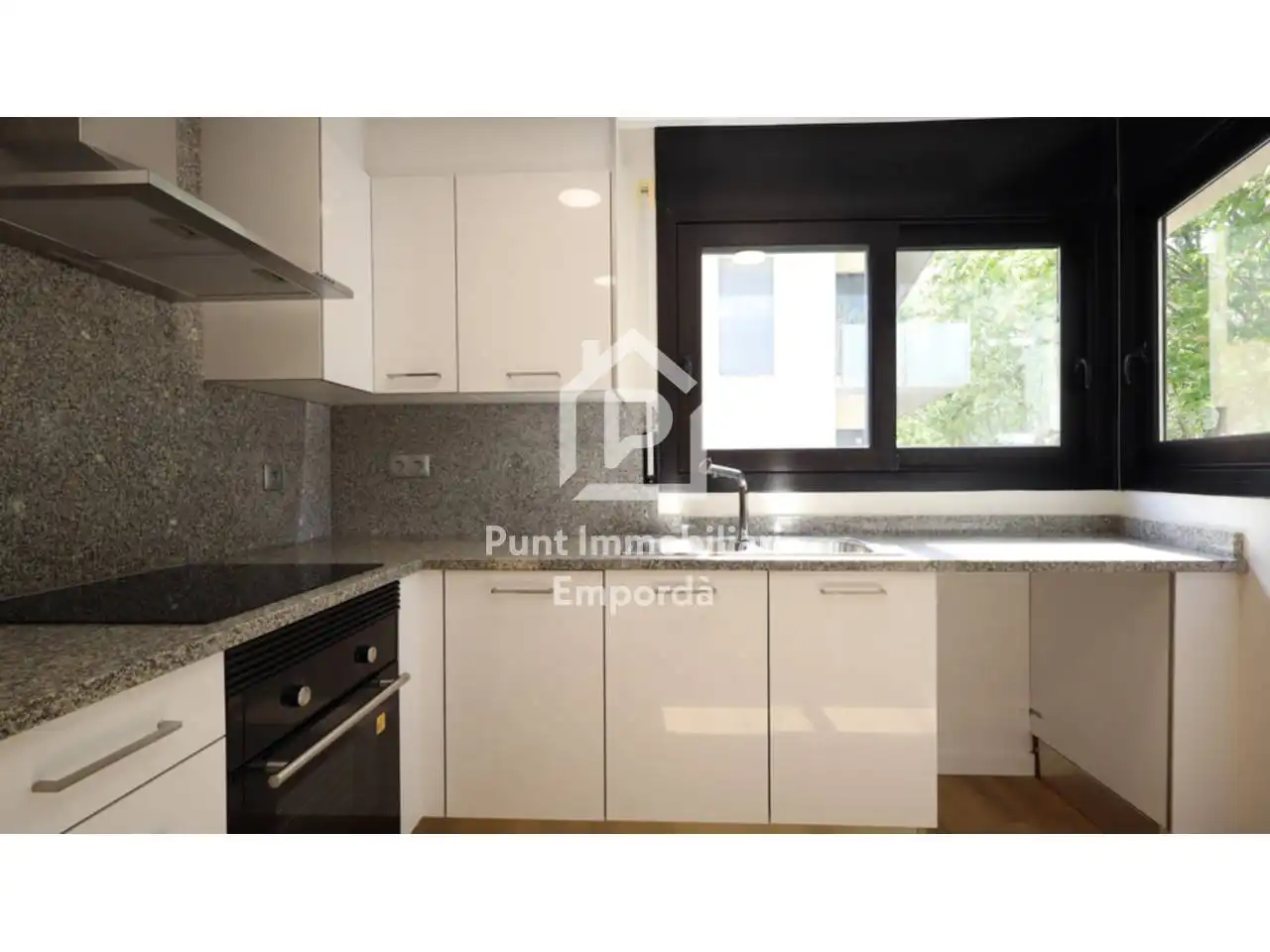 Exterior view of Flat for sale in Llançà  with Air Conditioner, Heating and Parquet flooring