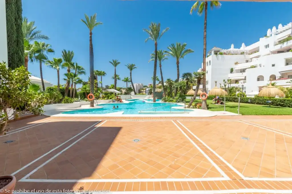 Vista exterior de Dúplex en venda en Torremolinos amb Aire condicionat, Terrassa i Moblat
