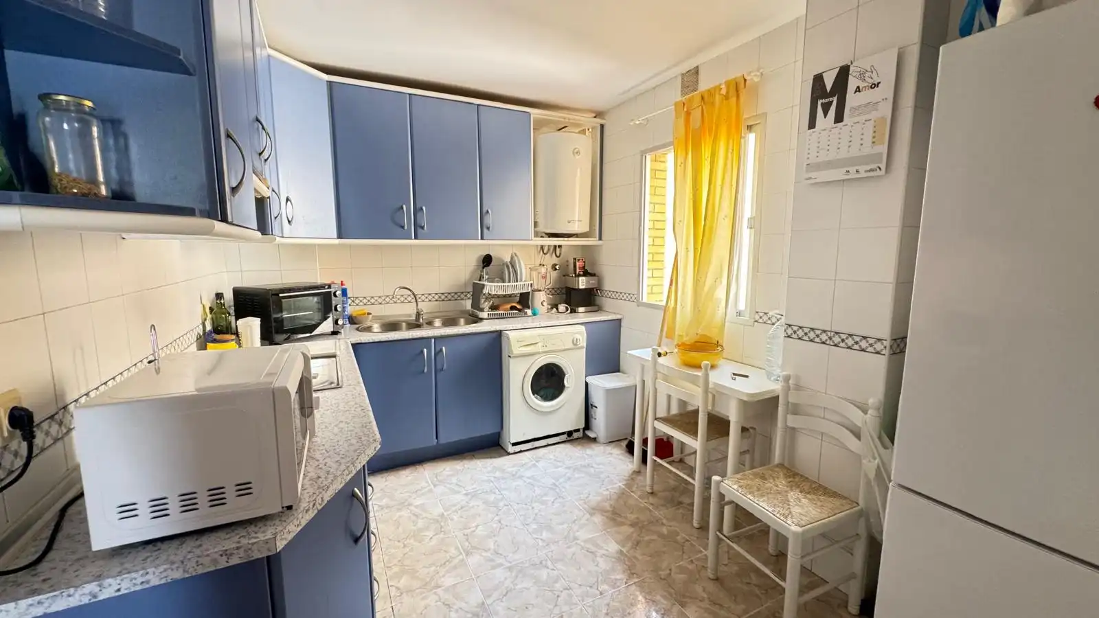 Kitchen of Flat for sale in Estepona  with Terrace, Oven and Microwave