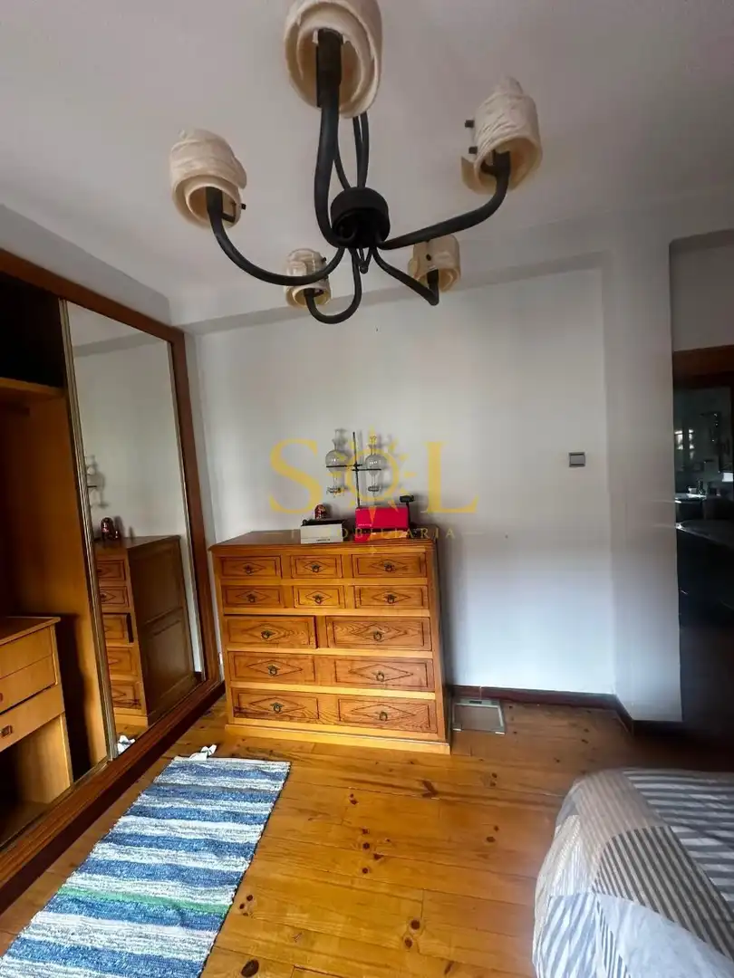 Dormitori de Casa o xalet en venda en León Capital  amb Calefacció, Jardí privat i Terrassa