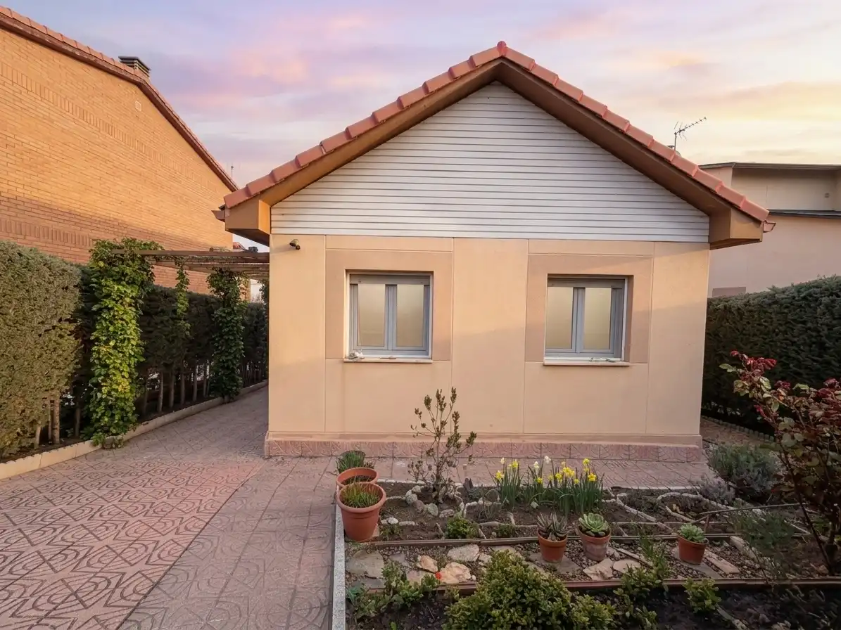Exterior view of Houses for sale in El Espinar  with Heating, Private garden and Terrace