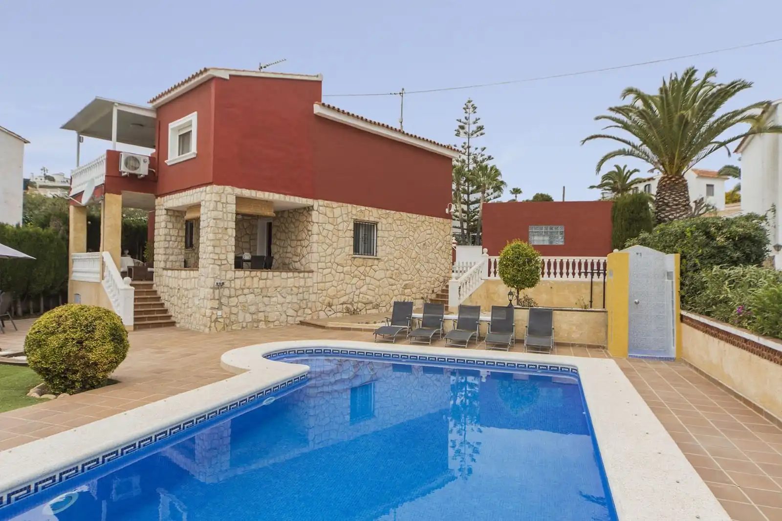 Swimming pool of Houses for sale in Calpe / Calp  with Air Conditioner, Heating and Private garden