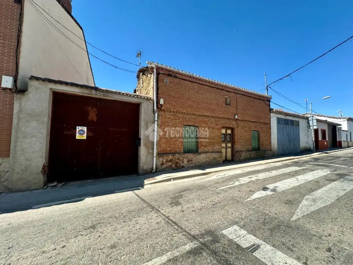 Casa adosada en venda a Usanos