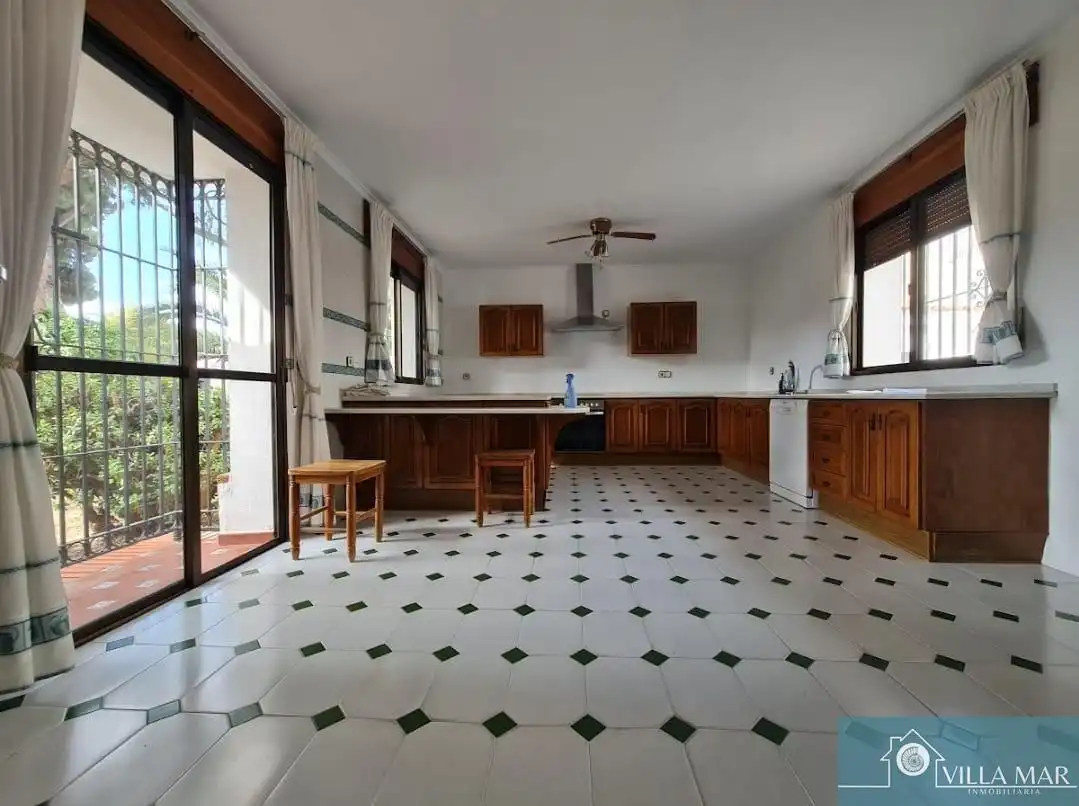 Cuina de Casa o xalet en venda en Rota amb Piscina