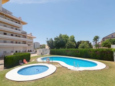 Apartment with pool for sale in Playa de los Boliches