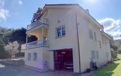 Exterior view of House or chalet for sale in Parres  with Terrace and Balcony