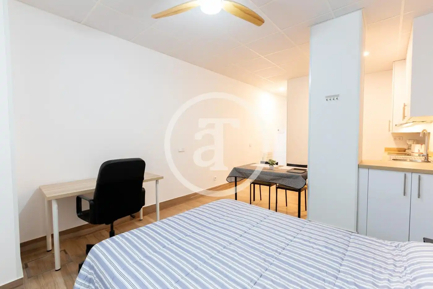 Habitación de Estudio de alquiler en Madrid con Calefacción, Amueblado y Horno
