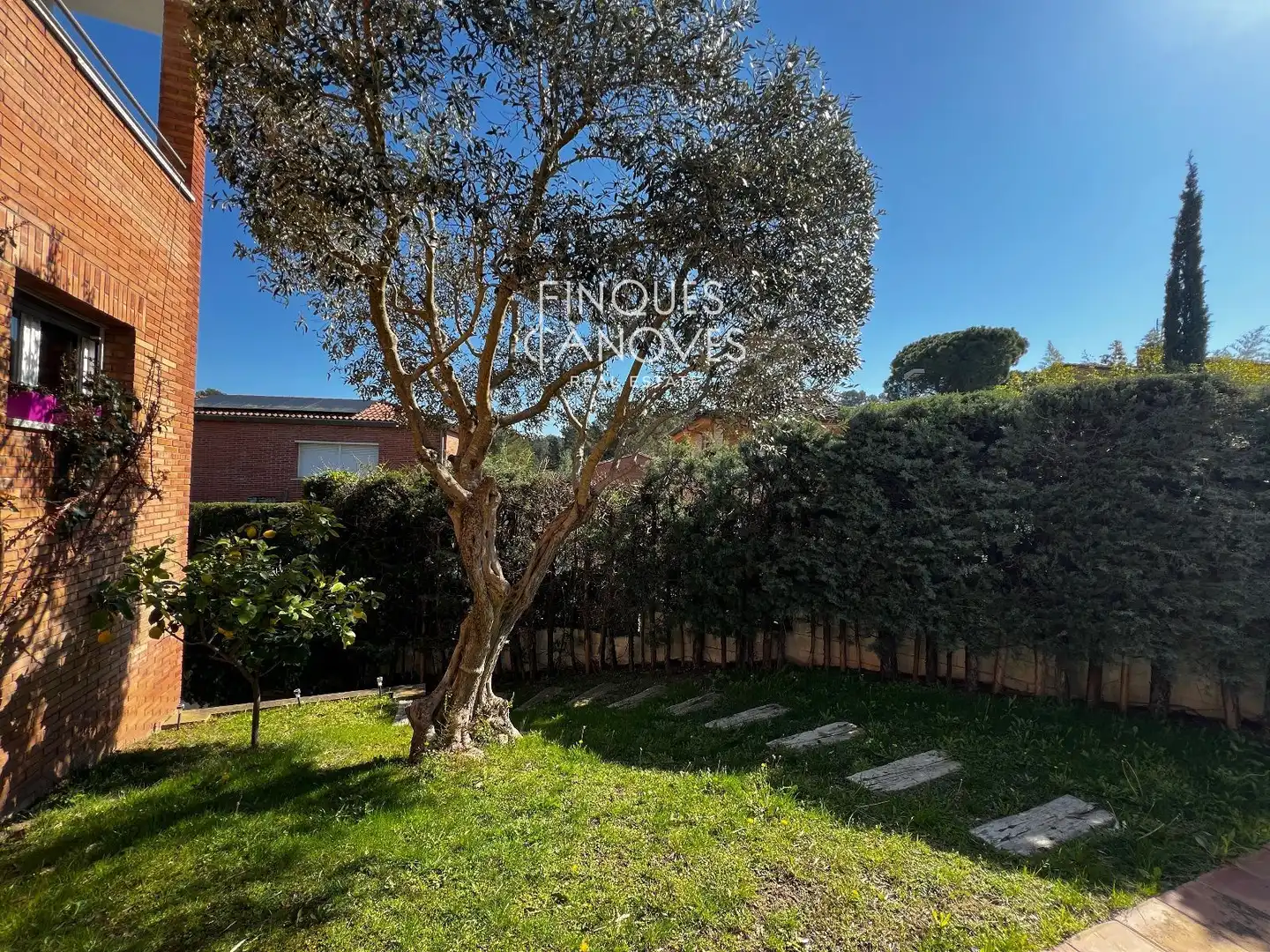 Jardín de Casa adosada en venta en Girona con Aire acondicionado, Calefacción y Jardín privado