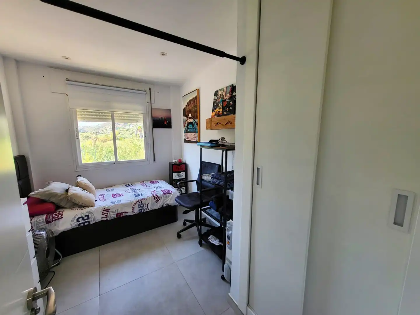 Dormitori de Casa adosada en venda en Estepona amb Terrassa, Piscina i Piscina comunitària
