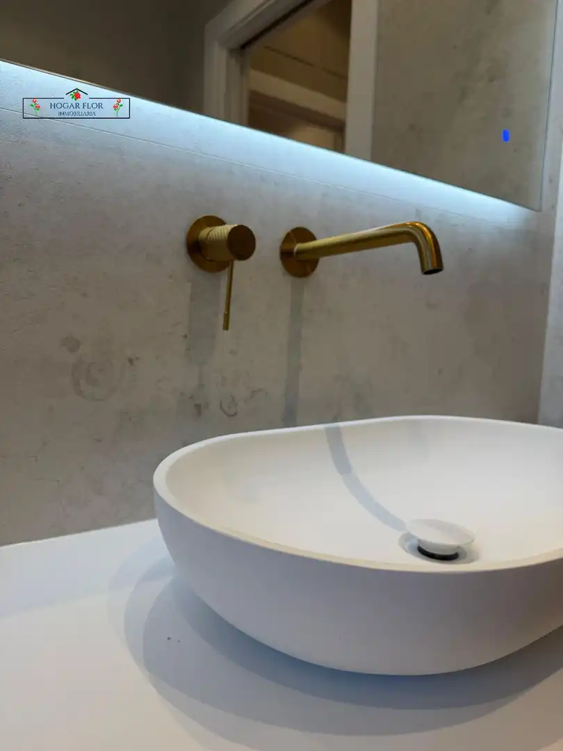 Baño de Piso en venta en Salamanca con Calefacción y Balcón
