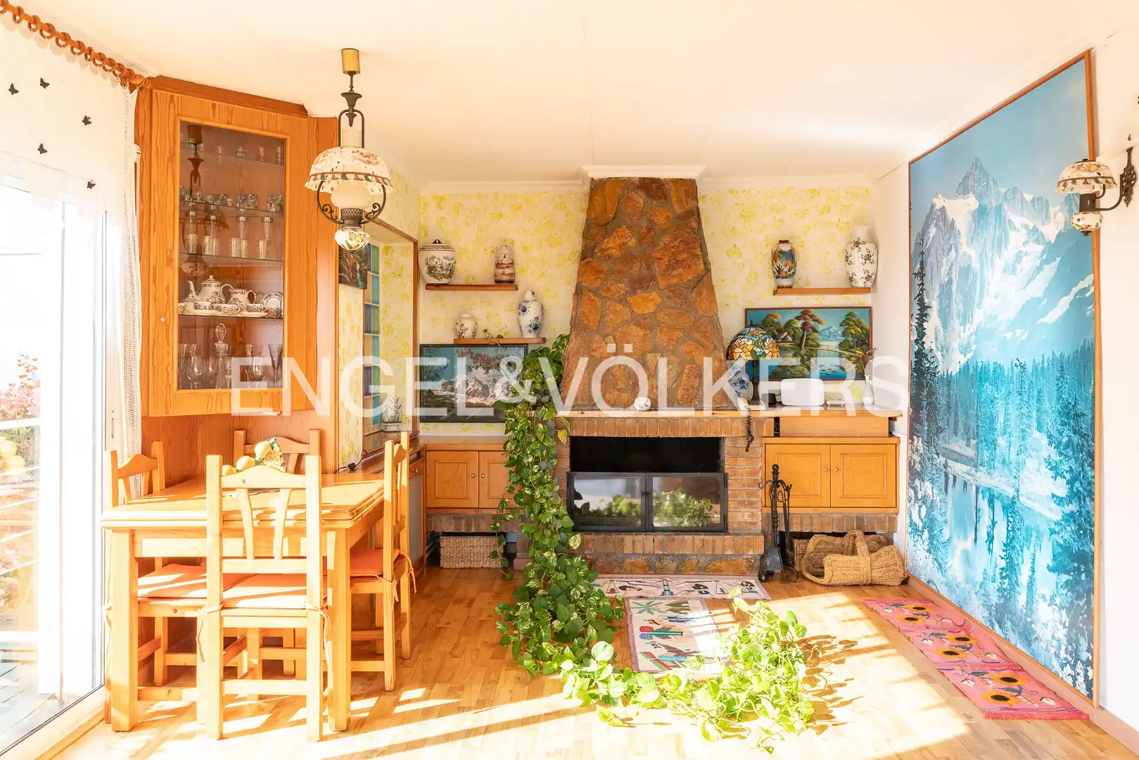 Comedor de Casa o chalet en venta en Pineda de Mar con Calefacción, Jardín privado y Terraza