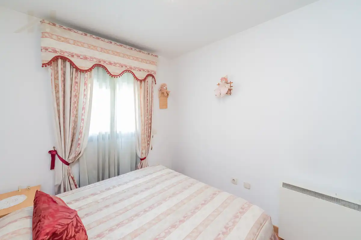 Bedroom of Flat for sale in Pinto  with Air Conditioner, Heating and Storage room