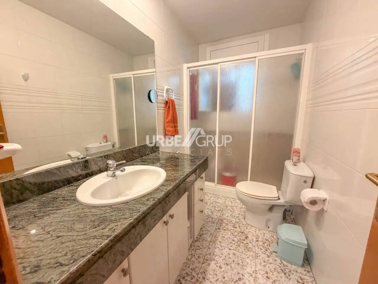 Baño de Piso en venta en Terrassa con Aire acondicionado, Calefacción y Balcón