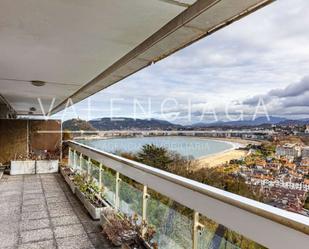 Vista exterior de Pis en venda en Donostia - San Sebastián  amb Calefacció, Jardí privat i Terrassa