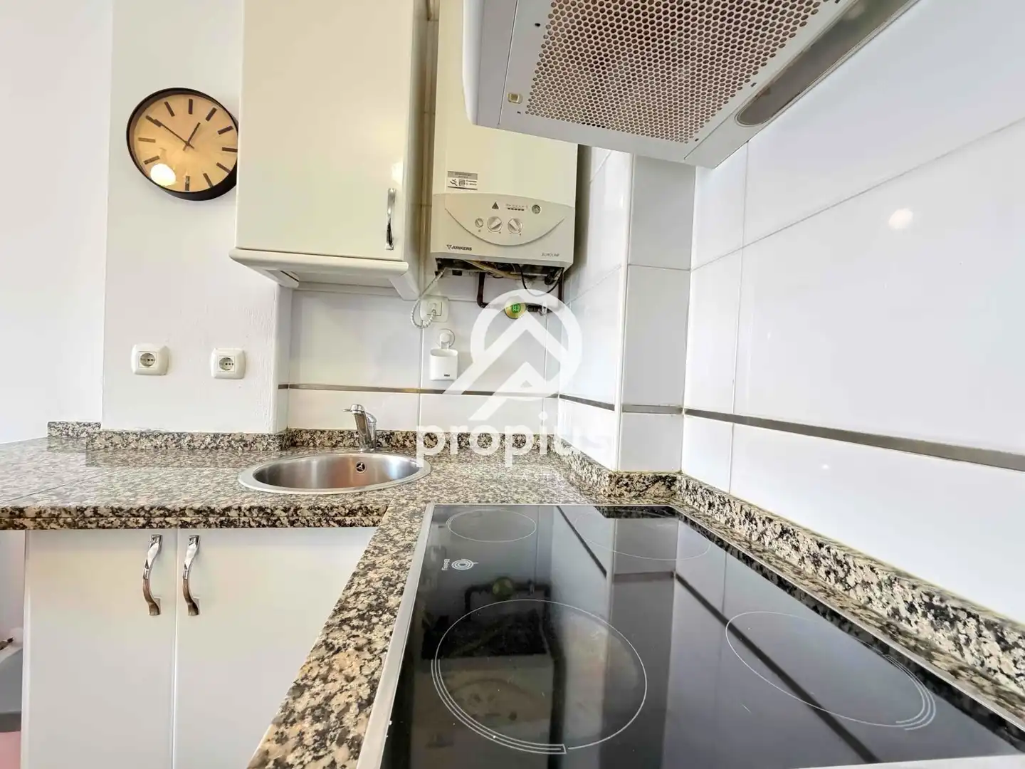 Cocina de Piso en venta en Soto del Barco con Calefacción, Trastero y Amueblado